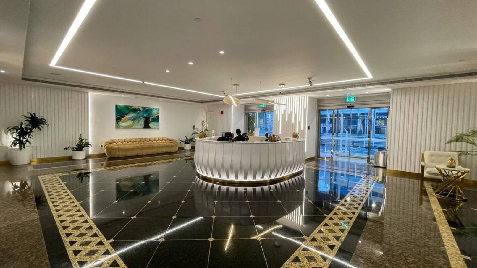 Sea & Palm View Elegant 1 Bedroom Apartment Dubaj Kültér fotó