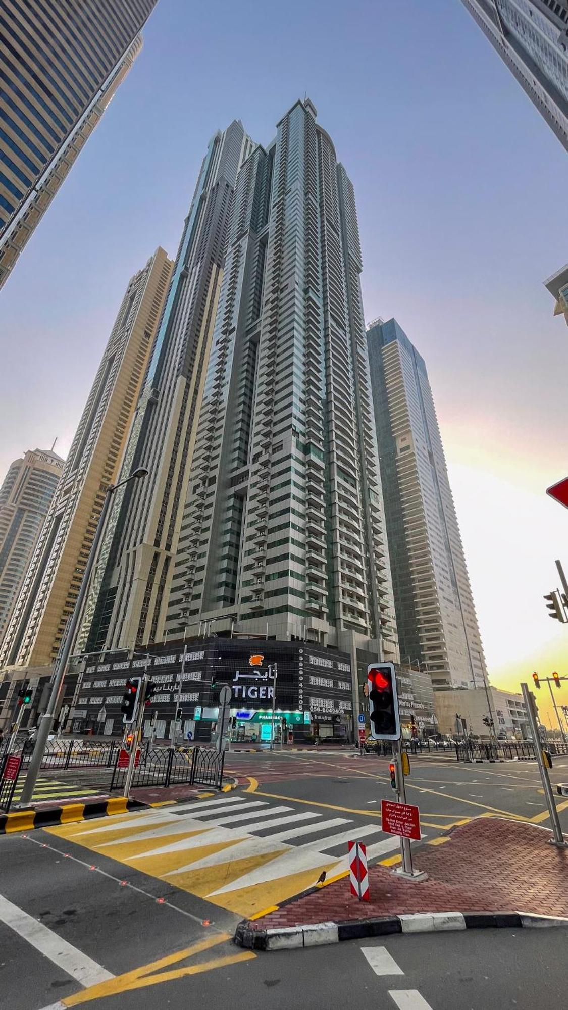 Sea & Palm View Elegant 1 Bedroom Apartment Dubaj Kültér fotó